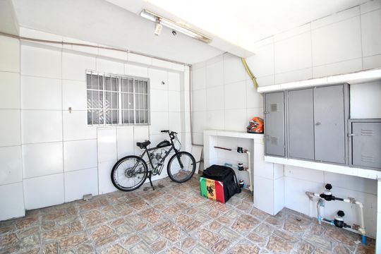 Garagem de casa à venda com 8 quartos, 500m² em Jardim Santa Maria, São Paulo