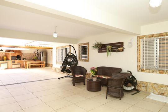 Garagem de casa à venda com 3 quartos, 224m² em Vila Brasil, São Paulo