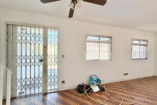 Casa à venda com 4 quartos, 130m² em Parque Sao Luis, São Paulo