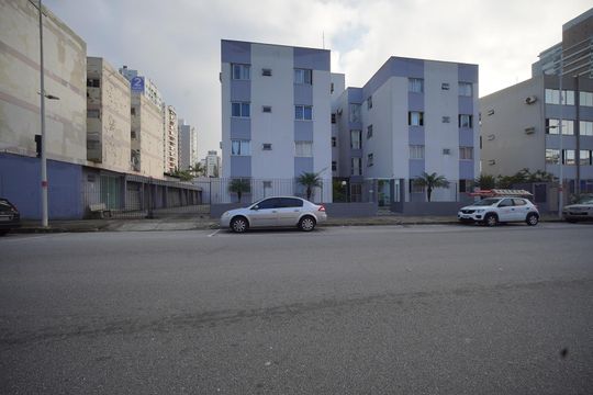 Fachada de apartamento para alugar com 1 quarto, 50m² em Kobrasol, São José
