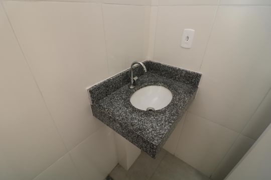 Banheiro de apartamento à venda com 2 quartos, 40m² em Vila Alpina, São Paulo