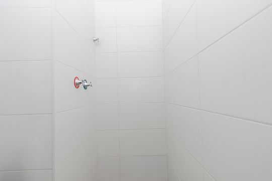 Banheiro de apartamento para alugar com 2 quartos, 42m² em Santo Amaro, São Paulo