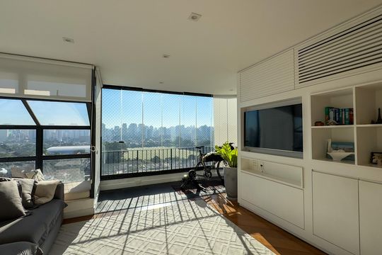 Apartamento para alugar com 4 quartos, 260m² em Cidade Monções, São Paulo