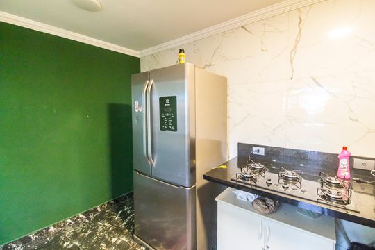 Cozinha de casa para alugar com 2 quartos, 121m² em Jardim Maria Beatriz, Carapicuíba