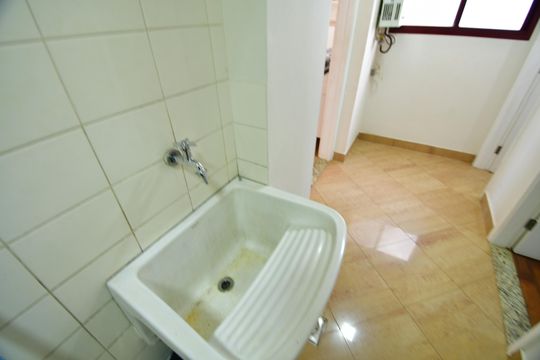 Área de Serviço de apartamento para alugar com 3 quartos, 160m² em Jardim das Paineiras, Campinas