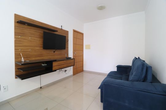Sala de apartamento para alugar com 2 quartos, 58m² em Santa Mônica, Uberlândia