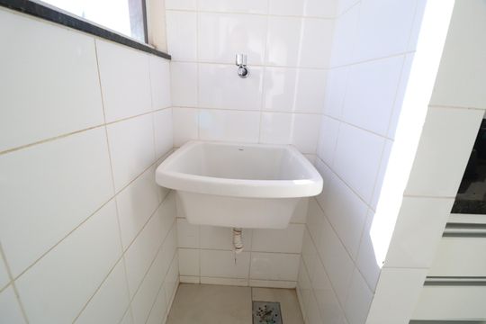 Cozinha e Área de Serviço de apartamento para alugar com 2 quartos, 58m² em Santa Mônica, Uberlândia