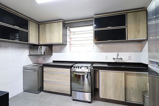 Cozinha - Armários de apartamento para alugar com 2 quartos, 70m² em Higienópolis, Porto Alegre