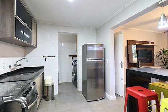 Cozinha de apartamento para alugar com 2 quartos, 70m² em Higienópolis, Porto Alegre