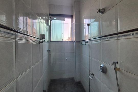 Banheiro da Suíte de apartamento para alugar com 3 quartos, 140m² em Santo Agostinho, Belo Horizonte