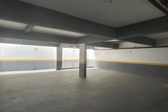 Garagem de apartamento à venda com 2 quartos, 55m² em Vila Libanesa, São Paulo