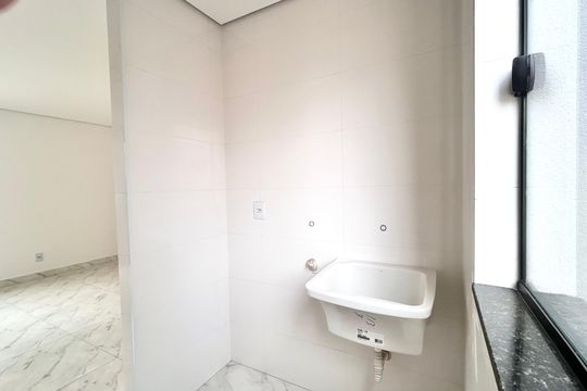 Lavanderia de apartamento à venda com 2 quartos, 55m² em Vila Libanesa, São Paulo