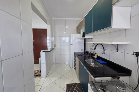 Cozinha de apartamento para alugar com 1 quarto, 42m² em Vila Assuncao, Praia Grande
