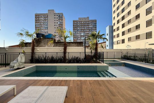 Piscina  de apartamento para alugar com 1 quarto, 24m² em Vila das Belezas, São Paulo