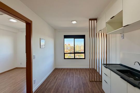 Cozinha  de apartamento para alugar com 1 quarto, 24m² em Vila das Belezas, São Paulo