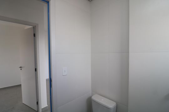 Banheiro de apartamento à venda com 2 quartos, 39m² em Vila Alpina, São Paulo