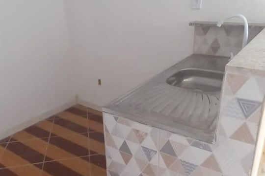 Cozinha de kitnet/studio para alugar com 1 quarto, 96m² em Saracuruna, Duque de Caxias