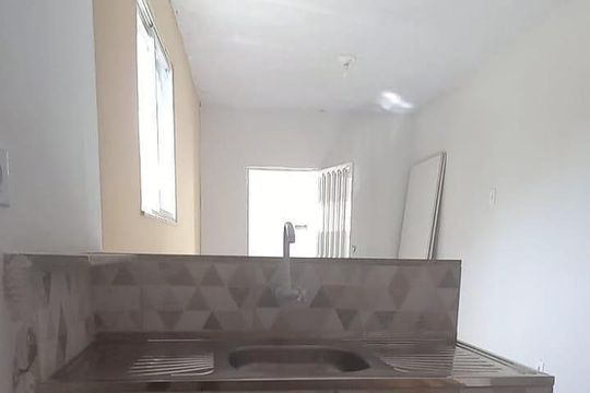 Cozinha de kitnet/studio para alugar com 1 quarto, 96m² em Saracuruna, Duque de Caxias