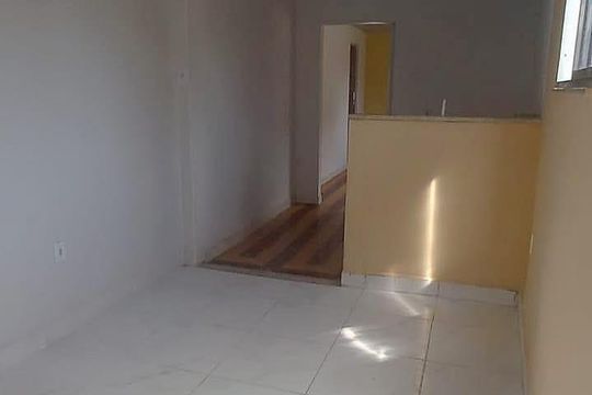 Sala de kitnet/studio para alugar com 1 quarto, 96m² em Saracuruna, Duque de Caxias