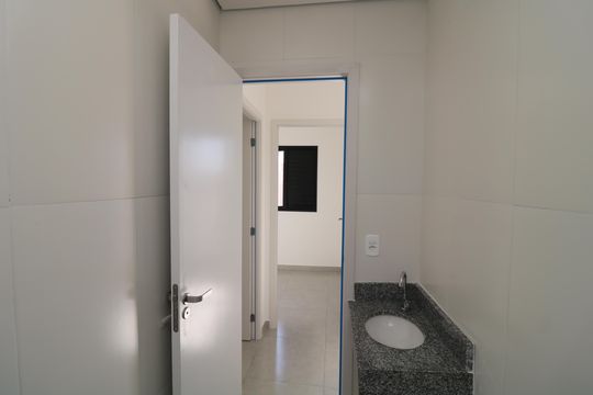 Banheiro de apartamento à venda com 2 quartos, 36m² em Vila Alpina, São Paulo