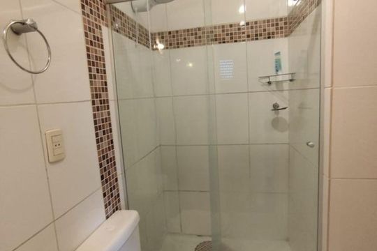 Banheiro de apartamento para alugar com 1 quarto, 40m² em Cidade Baixa, Porto Alegre