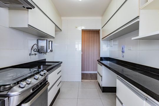 Cozinha de apartamento para alugar com 2 quartos, 56m² em Freguesia do Ó, São Paulo