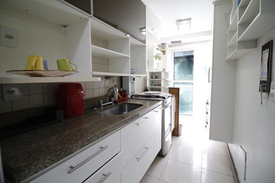 Cozinha de apartamento à venda com 2 quartos, 73m² em Barra Olímpica, Rio de Janeiro