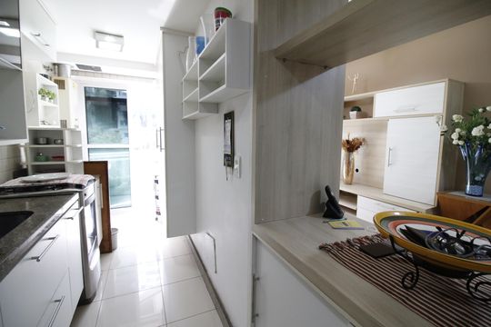 Cozinha de apartamento à venda com 2 quartos, 73m² em Barra Olímpica, Rio de Janeiro