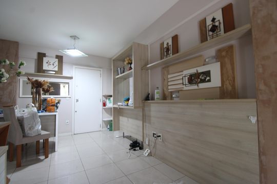 Sala de apartamento para alugar com 2 quartos, 73m² em Barra Olímpica, Rio de Janeiro