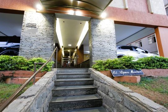 Entrada de apartamento para alugar com 2 quartos, 77m² em Nova Suíça, Belo Horizonte