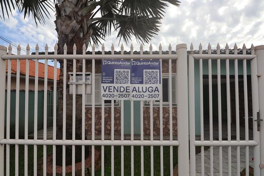 Placas de casa para alugar com 3 quartos, 227m² em São Luís, Canoas
