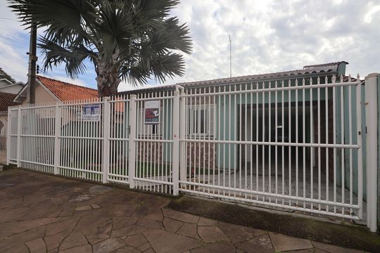 Fachada de casa para alugar com 3 quartos, 227m² em São Luís, Canoas