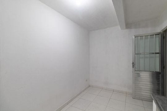 Cozinha de casa para alugar com 1 quarto, 21m² em Jardim Danfer, São Paulo