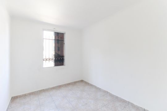 Quarto 2 de apartamento para alugar com 2 quartos, 42m² em Cidade Tiradentes, São Paulo