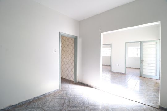 Sala 2 de casa para alugar com 3 quartos, 96m² em Osvaldo Rezende, Uberlândia