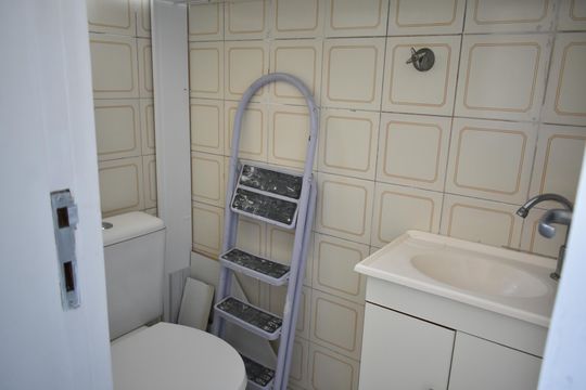Banheiro de serviço de apartamento para alugar com 2 quartos, 60m² em Vila da Saúde, São Paulo