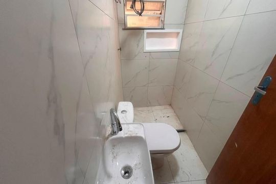 Banheiro de apartamento para alugar com 2 quartos, 58m² em Quintino Bocaiúva, Rio de Janeiro