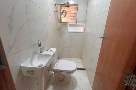 Banheiro de apartamento para alugar com 2 quartos, 58m² em Quintino Bocaiúva, Rio de Janeiro
