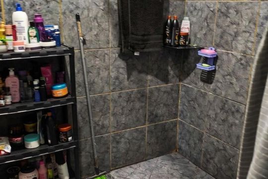 Banheiro de casa à venda com 2 quartos, 65m² em Parque Savoi City, São Paulo