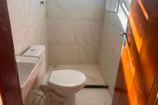 Banheiro de apartamento para alugar com 2 quartos, 50m² em Quintino Bocaiúva, Rio de Janeiro