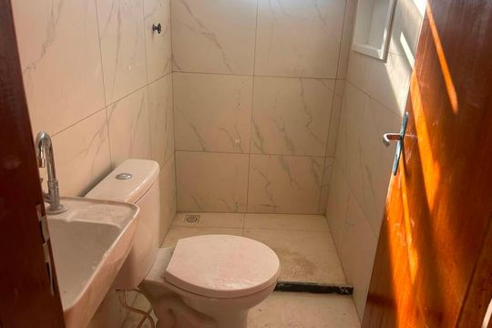 Banheiro de apartamento para alugar com 2 quartos, 50m² em Quintino Bocaiúva, Rio de Janeiro