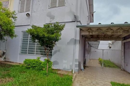 Casa à venda com 3 quartos, 150m² em Interlagos, São Paulo