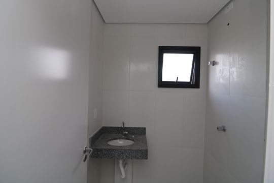 Banheiro de apartamento à venda com 2 quartos, 40m² em Vila Alpina, São Paulo
