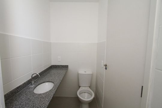 Banheiro da Suíte de apartamento para alugar com 3 quartos, 68m² em Palmeiras, Belo Horizonte
