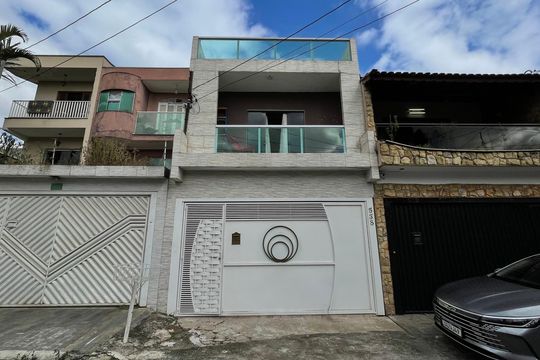 Fachada de casa à venda com 3 quartos, 180m² em Jardim Nossa Senhora do Carmo, São Paulo