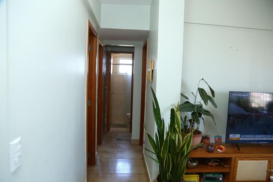 Corredor de apartamento à venda com 3 quartos, 90m² em Setor Leste Vila Nova, Goiânia