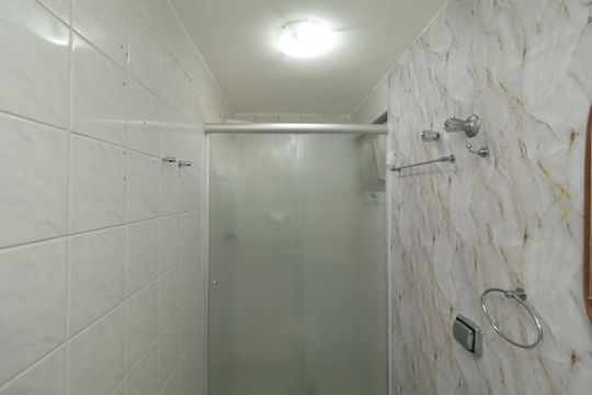 Banheiro de apartamento à venda com 2 quartos, 78m² em Vila Mariana, São Paulo