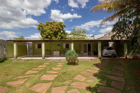 Casa à venda com 2 quartos, 850m² em Arniqueira, Brasília