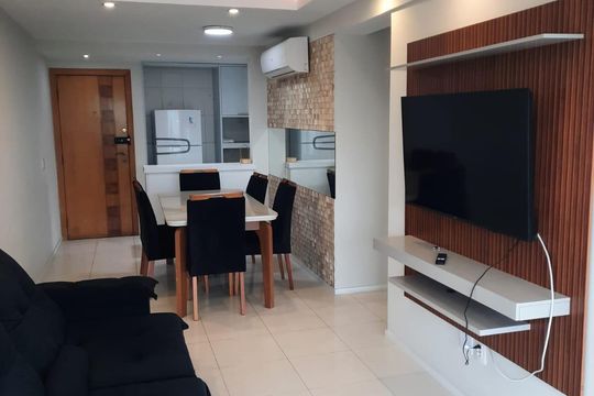Sala de apartamento para alugar com 3 quartos, 90m² em Barra da Tijuca, Rio de Janeiro
