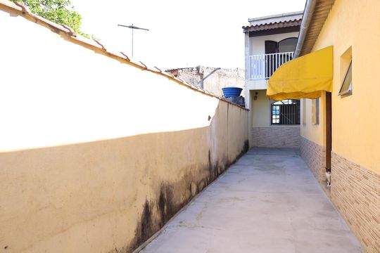 Quintal de casa à venda com 3 quartos, 180m² em Jardim Helena, São Paulo